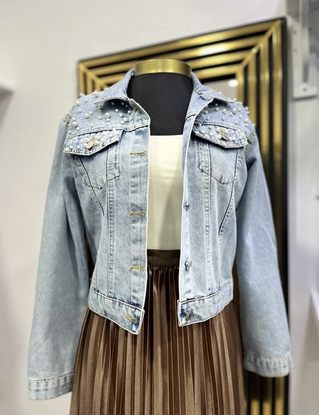 Chaqueta denim con detalles
