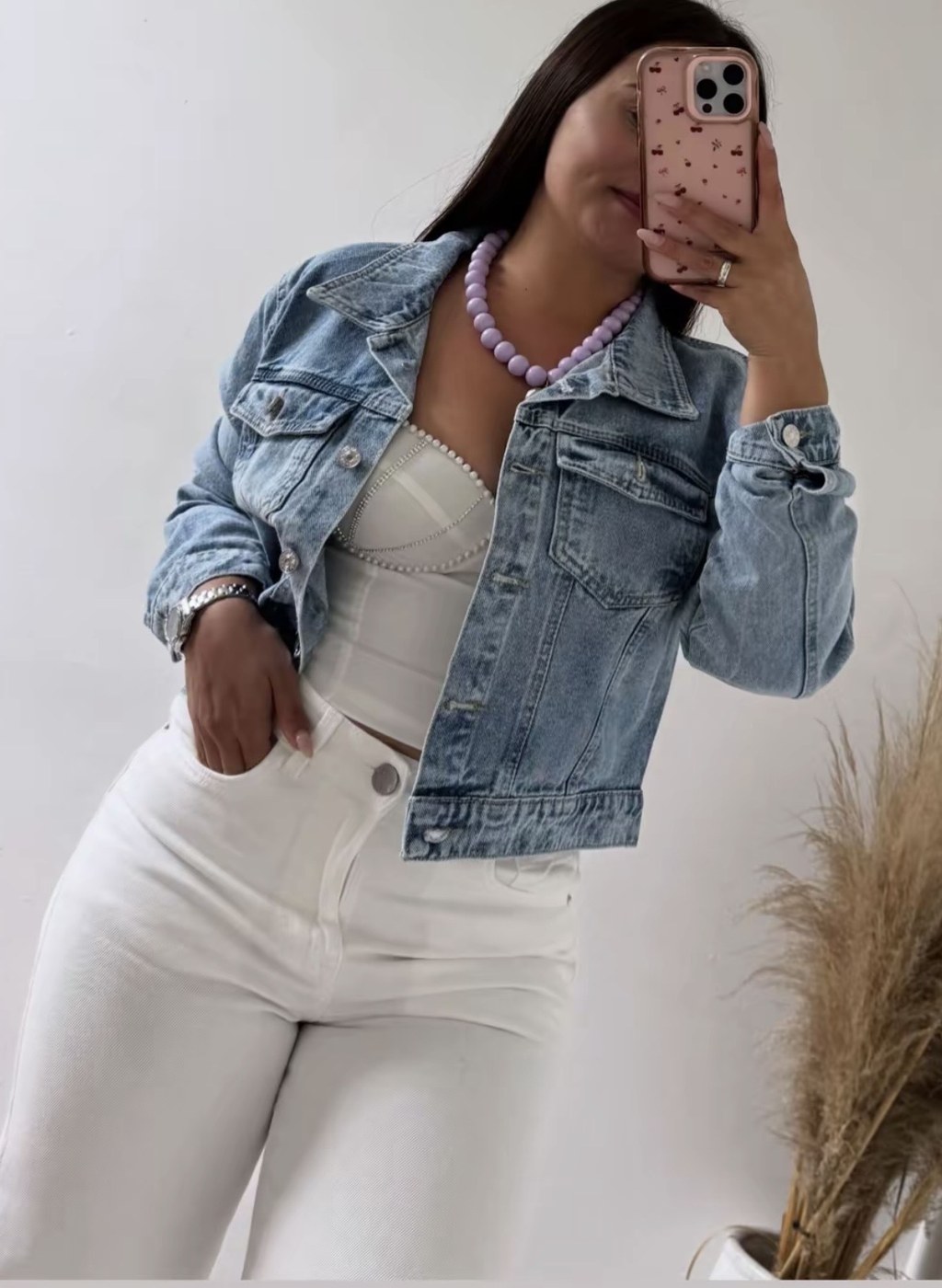 Outfit con chaqueta denim